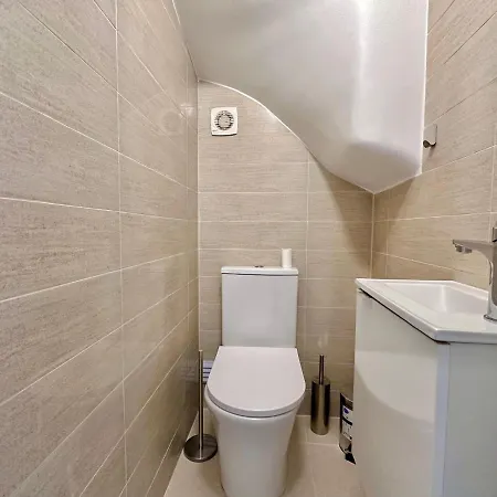 Holiday Apartment Albufeira شقة البوفيرا