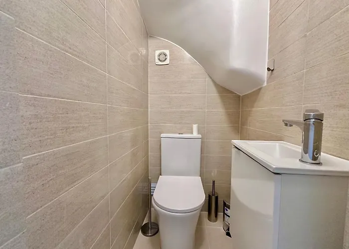 Holiday Apartment Albufeira شقة البوفيرا